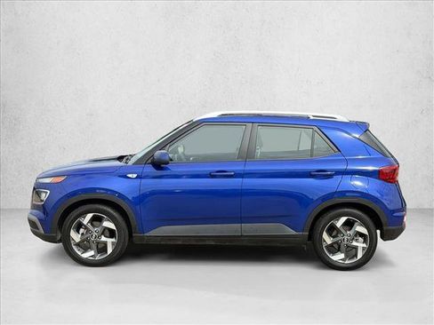 Used 2025 Hyundai Venue SEL FWD image 8