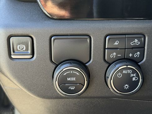 Used 2025 Chevrolet Silverado 1500 LT w/ Texas Edition Plus image 25