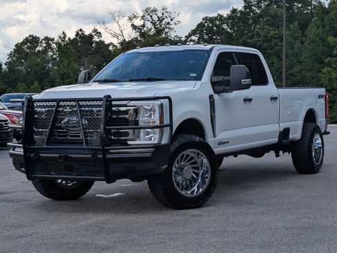 Used 2024 Ford F350 XLT AWD/4WD image 4