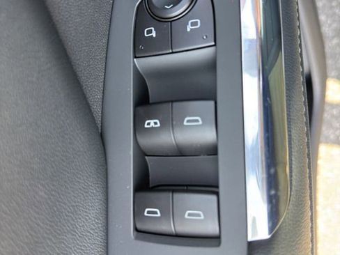 New 2026 Chevrolet Traverse LT w/ Sun and Wheel Package image 7