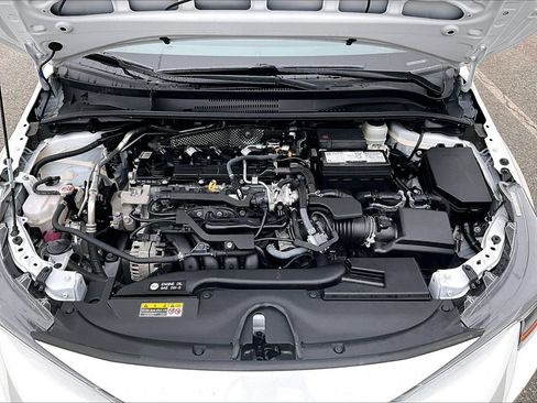 Used 2025 Toyota Corolla LE FWD image 30