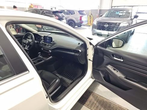 Used 2020 Nissan Altima 2.5 SR w/ Premium Package image 28