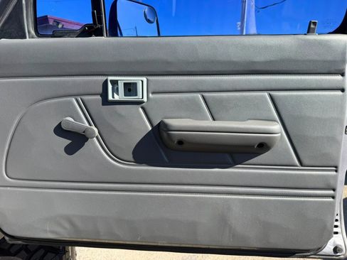 Used 1995 Toyota Pickup DX AWD/4WD image 41