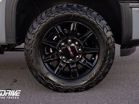 Used 2025 GMC Sierra 3500 AT4 w/ AT4 Premium Plus Package image 7