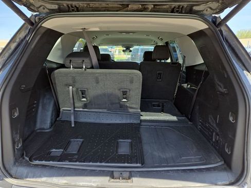 Used 2020 Chevrolet Traverse LT w/ Driver Confidence II Package AWD/4WD image 32