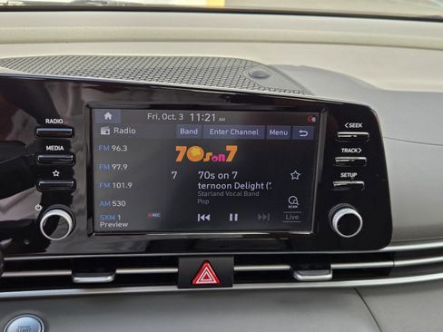 Used 2021 Hyundai Elantra SEL w/ Convenience Package image 9