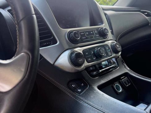 Used 2017 GMC Yukon XL SLT w/ Premium Edition RWD image 12