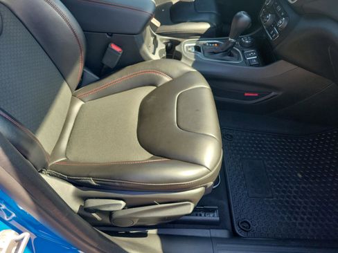 Used 2022 Jeep Cherokee Trailhawk w/ Comfort/Convenience Group image 4