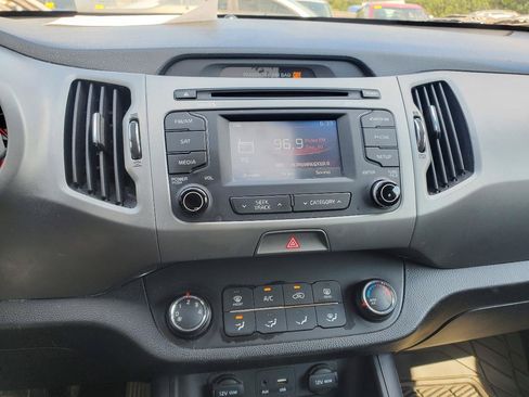 Used 2015 Kia Sportage LX FWD image 19