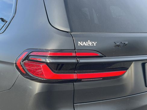 Used 2024 BMW X7 M60i image 30