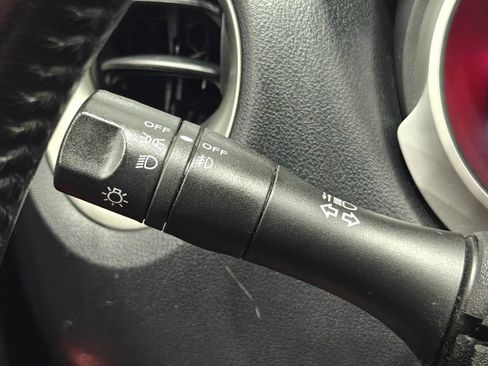 Used 2014 Nissan Juke SV AWD/4WD image 9