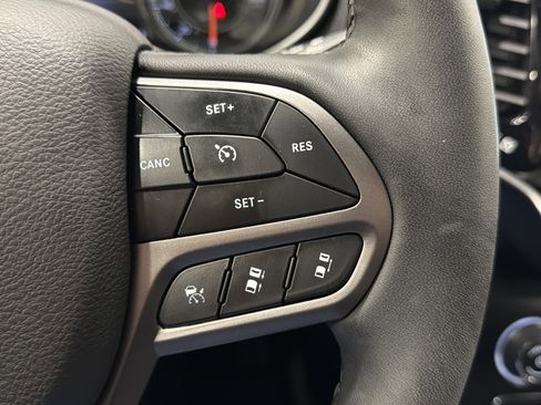 Used 2022 Jeep Cherokee Limited w/ Elite Package image 14