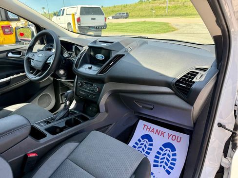 Used 2017 Ford Escape SE w/ Equipment Group 201A AWD/4WD image 29