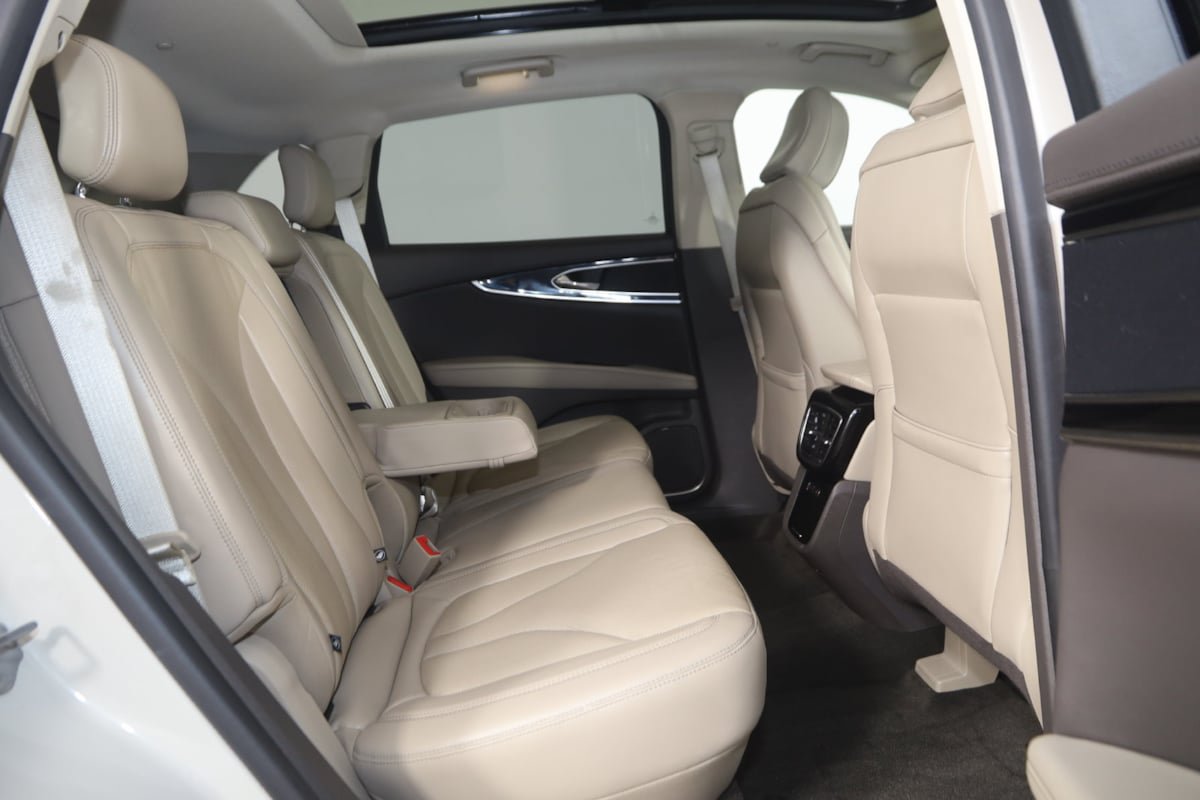 Used 2023 Lincoln Nautilus Reserve AWD/4WD image 16