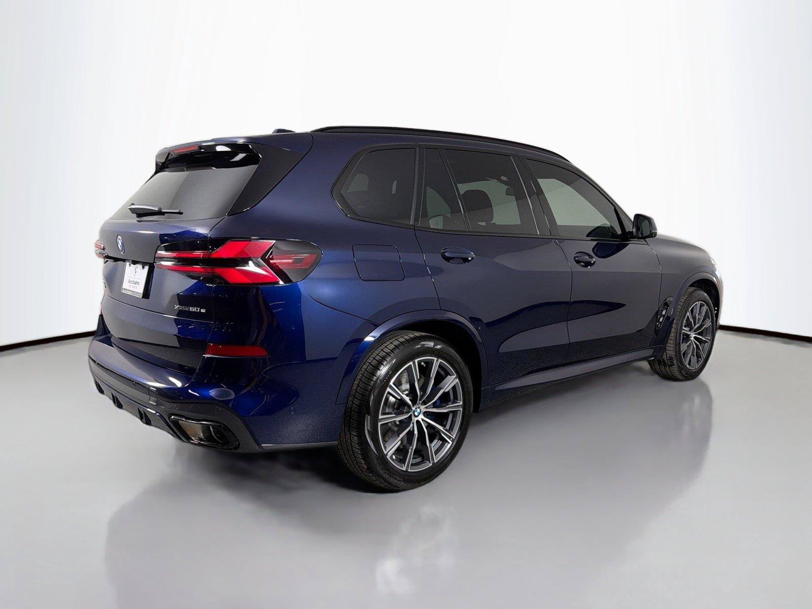 Used 2026 BMW X5 xDrive50e w/ M Sport Package AWD/4WD image 5