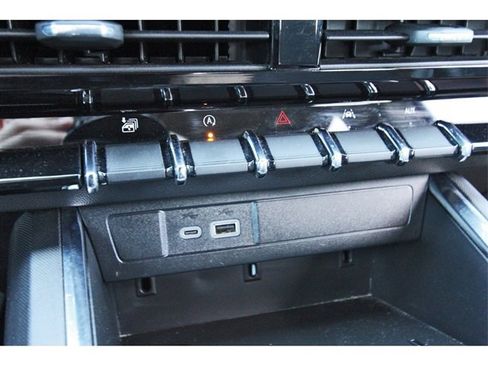 Used 2024 GMC Canyon Elevation w/ Convenience Package image 23