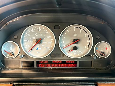 Used 2002 BMW M5 RWD image 27