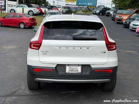 Used 2022 Volvo XC40 T5 Momentum w/ Premium Package AWD/4WD image 32