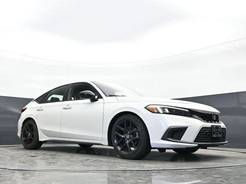 Used 2023 Honda Civic Sport image 25