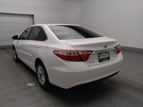 Used 2016 Toyota Camry LE image 5