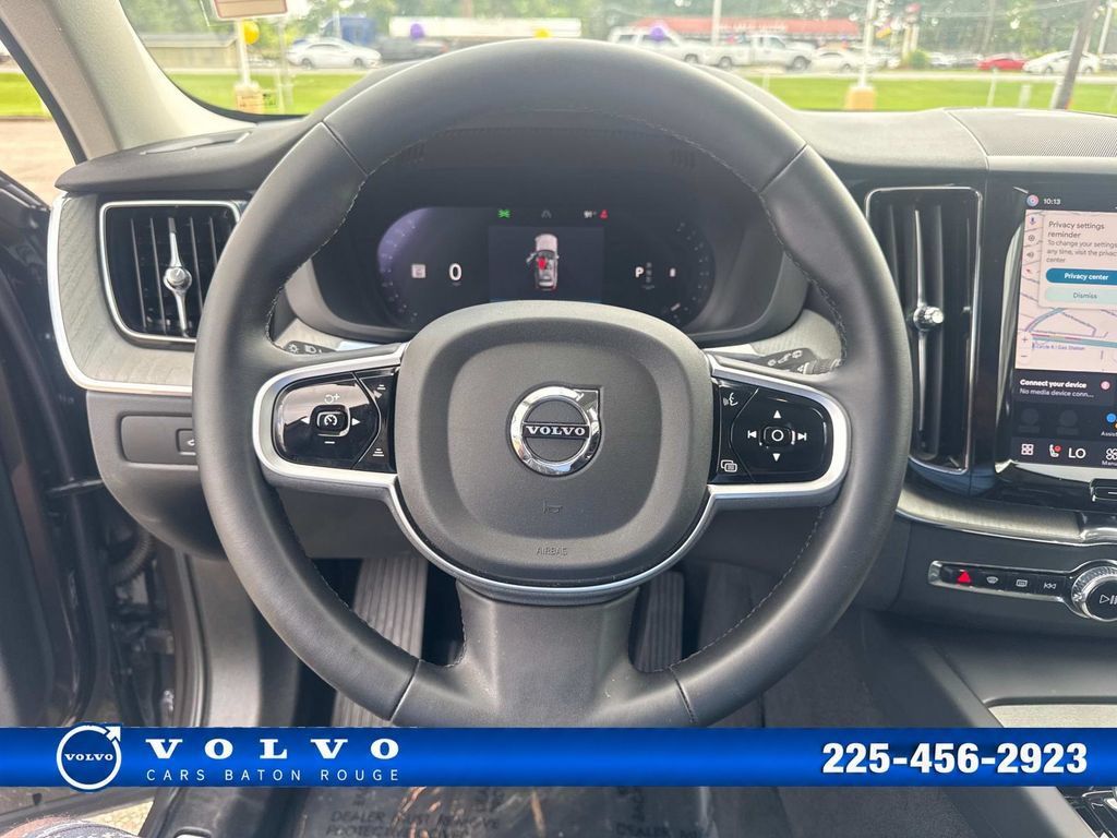 Used 2025 Volvo XC60 B5 Plus AWD/4WD image 27