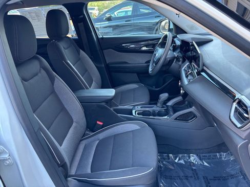 Used 2025 Chevrolet TrailBlazer LT image 34