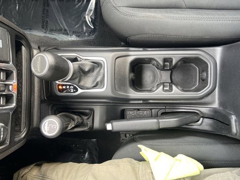 Certified 2021 Jeep Gladiator Sport image 33