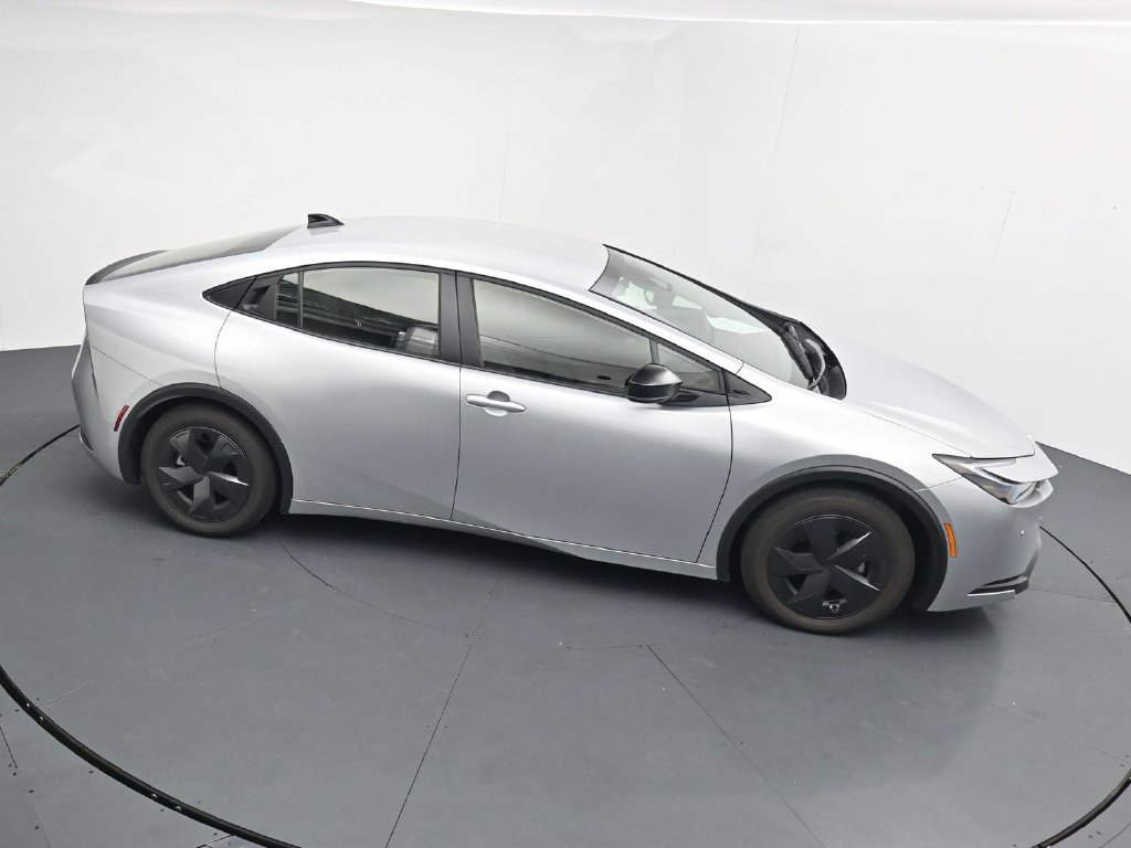 Used 2026 Toyota Prius LE FWD image 17