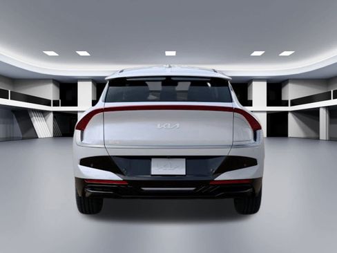 New 2025 Kia EV6 Wind RWD image 5
