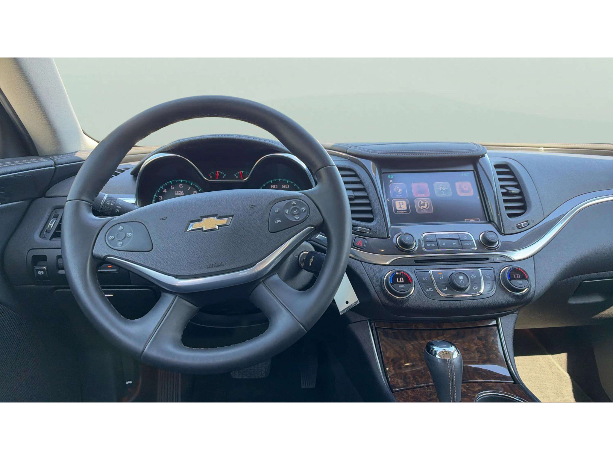 Used 2014 Chevrolet Impala LT w/ Convenience Package FWD image 13