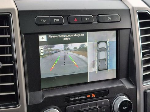 Used 2018 Ford F150 Platinum w/ Equipment Group 701A Luxury image 26