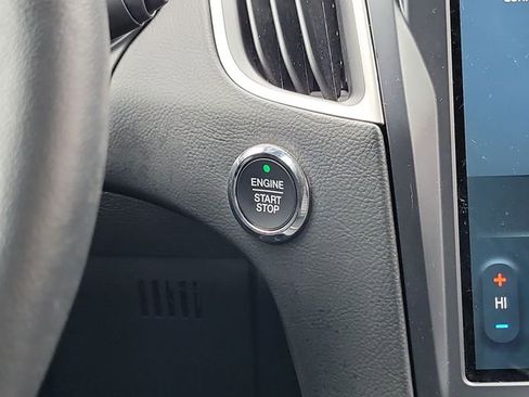 Used 2022 Ford Edge SEL w/ Convenience Package image 17