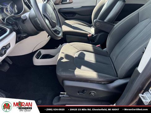 Used 2020 Chrysler Voyager LX FWD image 16