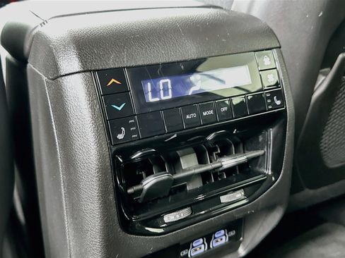 Used 2023 Jeep Grand Cherokee L Limited RWD image 25