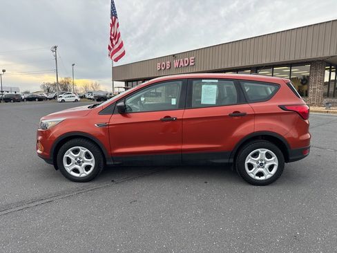 Used 2019 Ford Escape S image 2