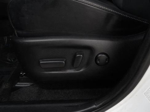Used 2018 Toyota RAV4 Platinum AWD/4WD image 23