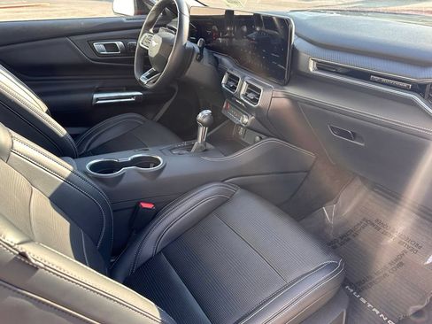 Used 2025 Ford Mustang Premium RWD image 23