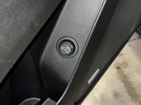 Used 2023 Chevrolet Equinox RS w/ RS Leather Package image 6