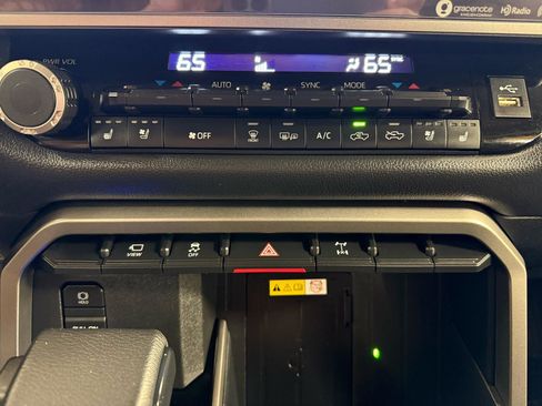 Used 2023 Toyota Tundra Limited w/ TRD Off-Road Package AWD/4WD image 19