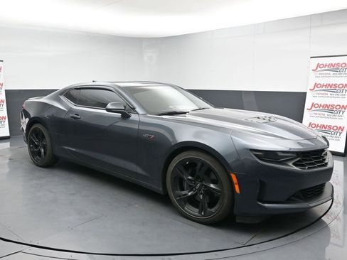 Used 2022 Chevrolet Camaro LT RWD image 2