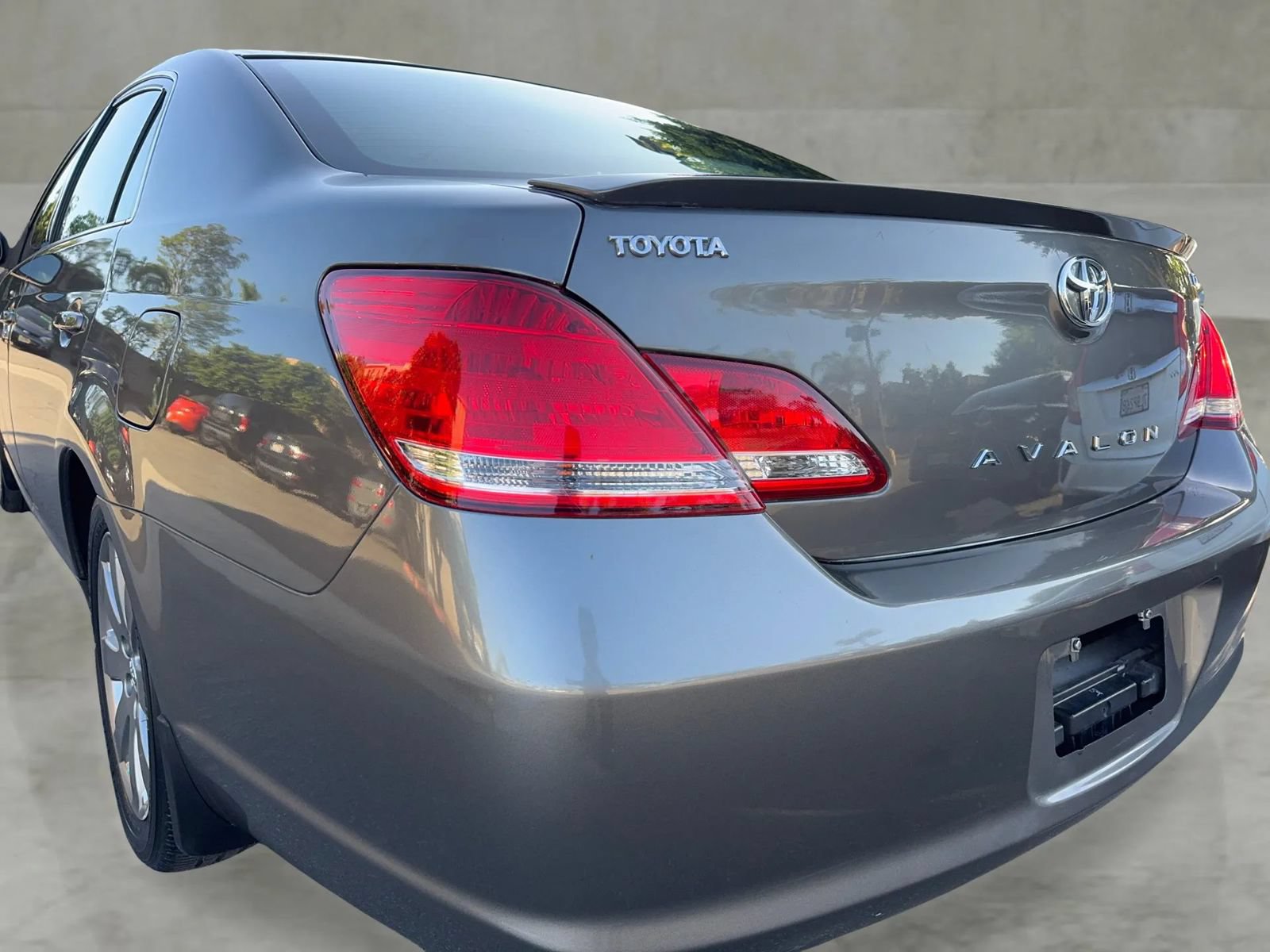 Used 2005 Toyota Avalon Touring FWD image 49