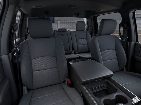 New 2026 RAM 2500 Big Horn AWD/4WD image 31