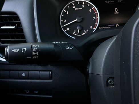 Used 2025 Nissan Rogue SV image 35