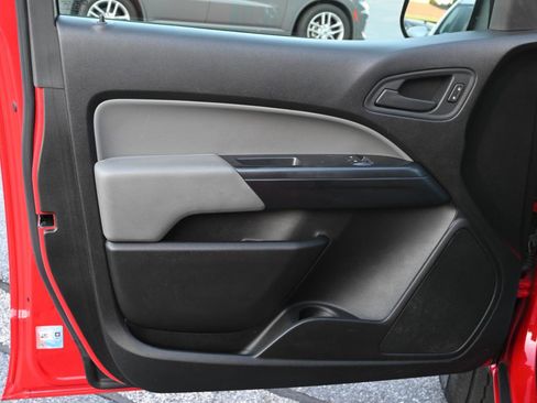 Used 2018 Chevrolet Colorado W/T w/ WT Convenience Package RWD image 17