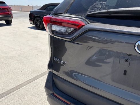 Used 2020 Toyota RAV4 LE w/ Carpet Mat Package FWD image 4