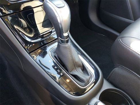 Used 2018 Buick Encore Premium image 28