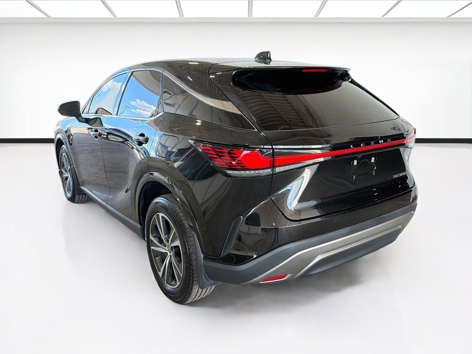 Used 2025 Lexus RX 350 FWD w/ Technology Package image 6