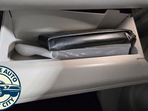 Used 2019 Chrysler Pacifica Touring Plus w/ Tire & Wheel Group FWD image 20