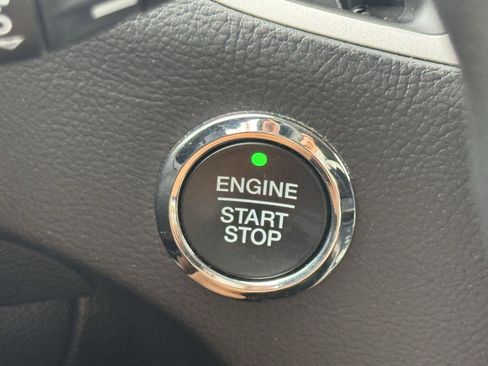 Used 2024 Ford Edge SE image 24