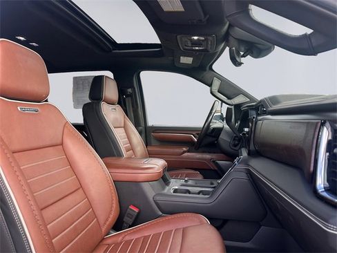 Used 2024 GMC Sierra 3500 Denali Ultimate image 10